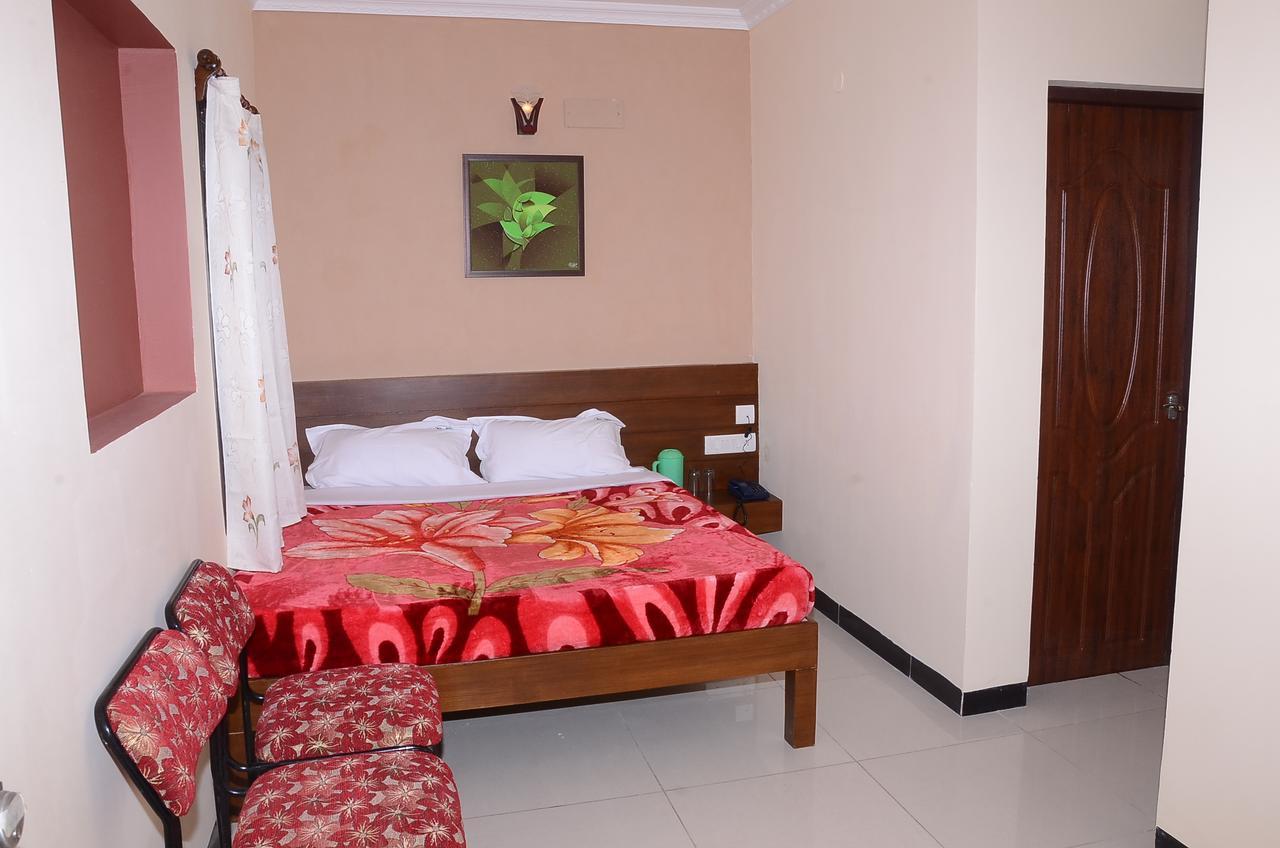 Ezhil Residency Hotel Kodaikanal Exterior photo
