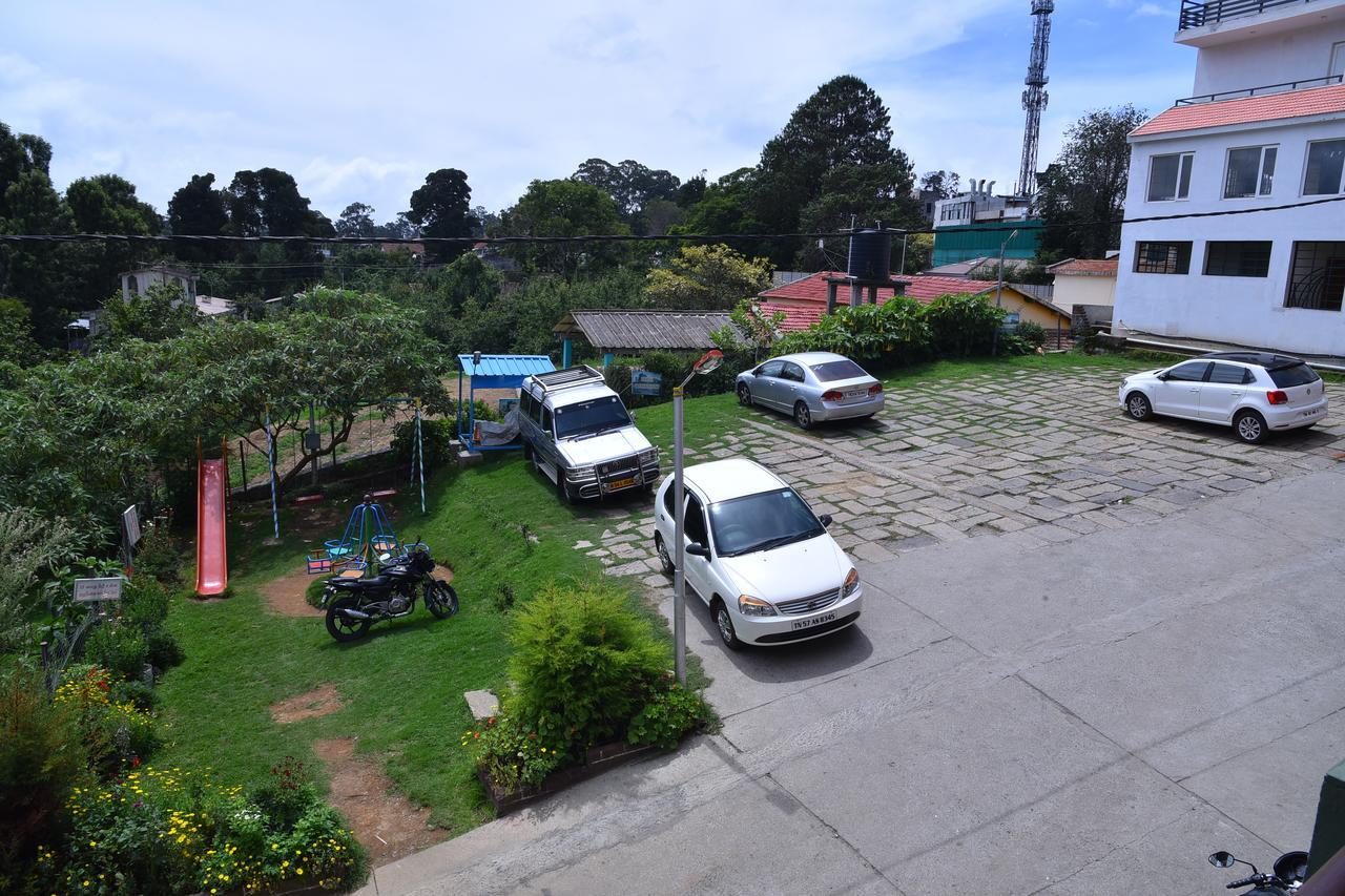 Ezhil Residency Hotel Kodaikanal Exterior photo