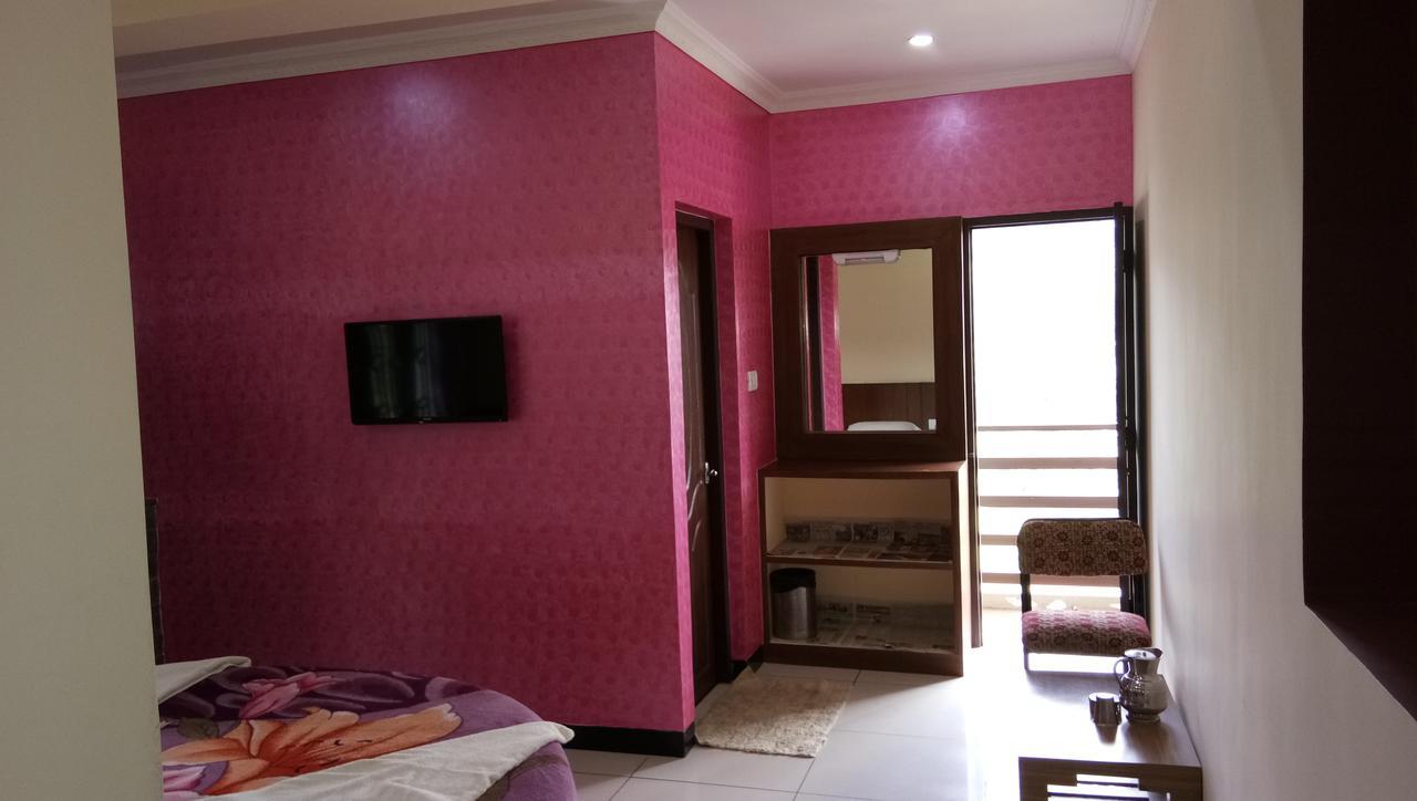 Ezhil Residency Hotel Kodaikanal Exterior photo