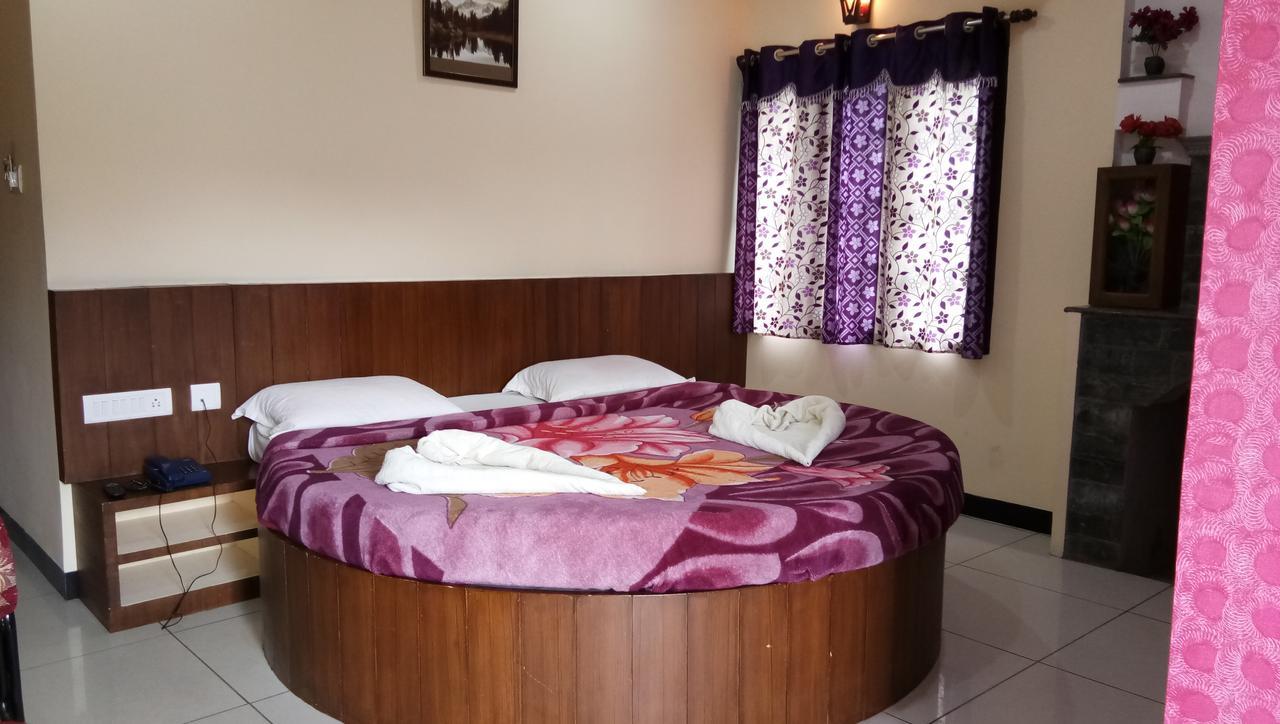 Ezhil Residency Hotel Kodaikanal Exterior photo