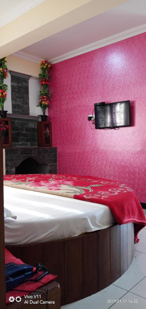 Ezhil Residency Hotel Kodaikanal Exterior photo